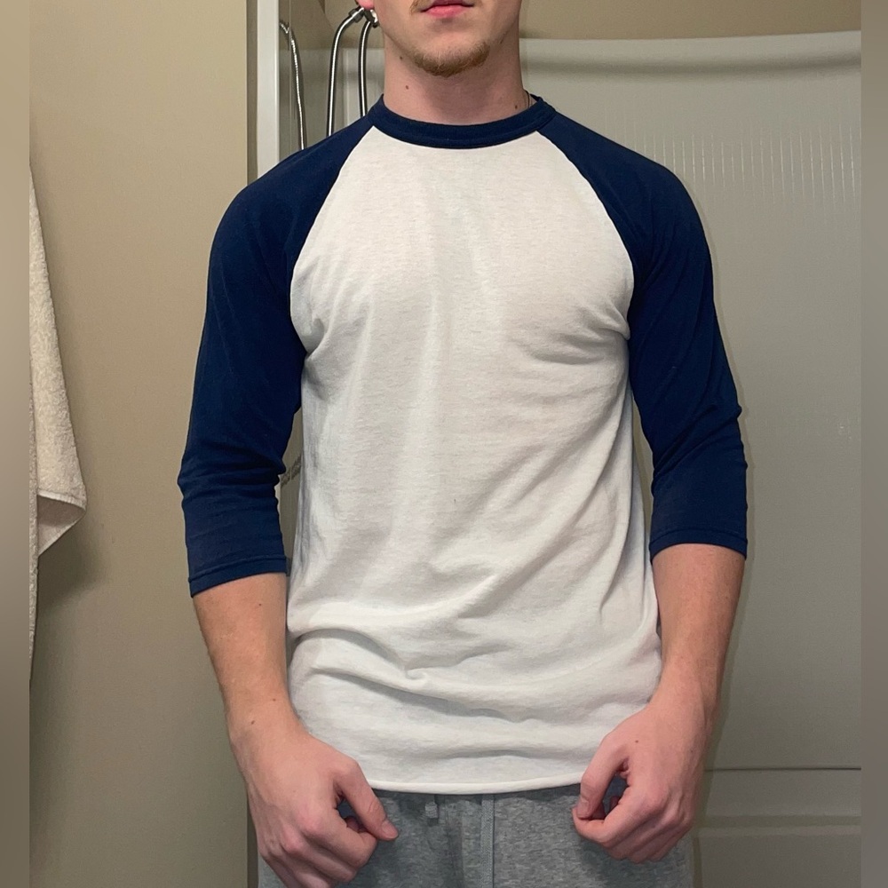 Mid sleeve t shirt